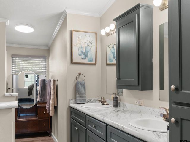 136 W Basil Dr., Diana, TX 75640