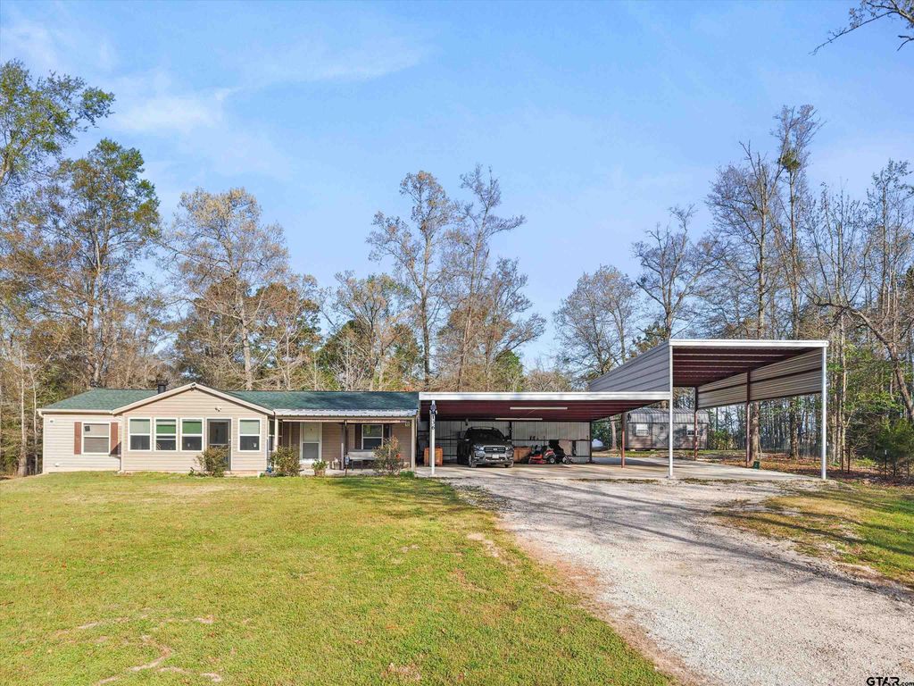 136 W Basil Dr., Diana, TX 75640