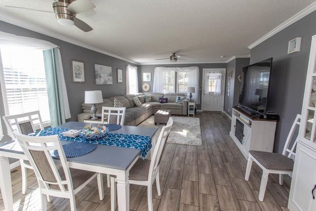 2069 Eastlynn Dr., Conway, SC 29526