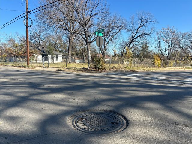 4302 Metropolitan Avenue, Dallas, TX 75210