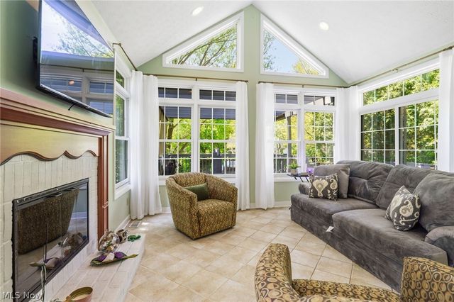 2984 Silver Maple Drive, Fairlawn, OH 44333