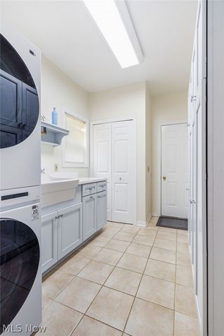 2984 Silver Maple Drive, Fairlawn, OH 44333