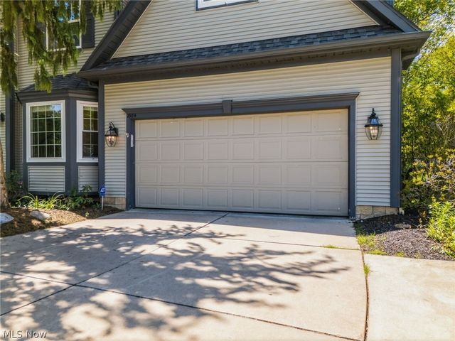 2984 Silver Maple Drive, Fairlawn, OH 44333