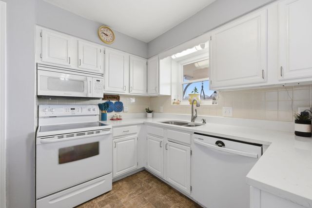 626 S Spruce St, Goddard, KS 67052