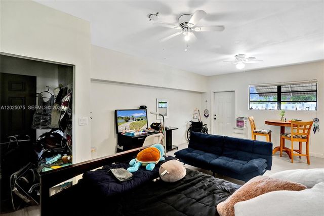 9910 Bahama Dr, Cutler Bay, FL 33189
