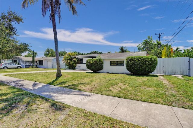 9910 Bahama Dr, Cutler Bay, FL 33189