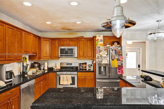 9910 Bahama Dr, Cutler Bay, FL 33189
