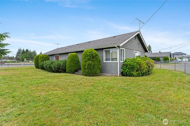 922 134th Street Ct S, Tacoma, WA 98444