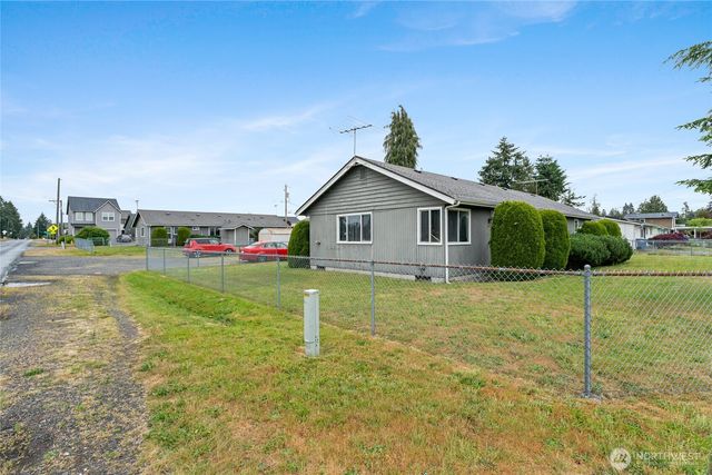 922 134th Street Ct S, Tacoma, WA 98444