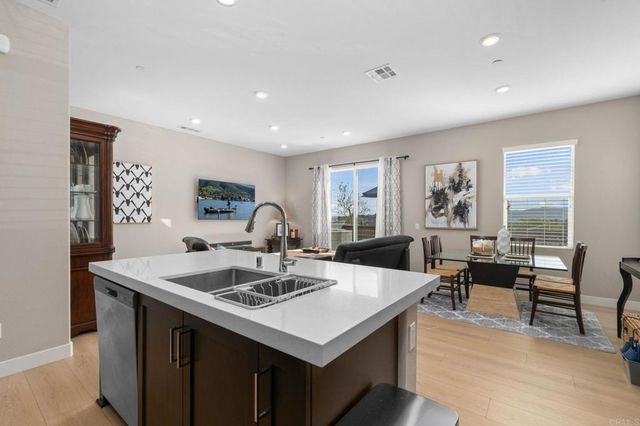 1220 Sunrise View 101, San Marcos, CA 92078