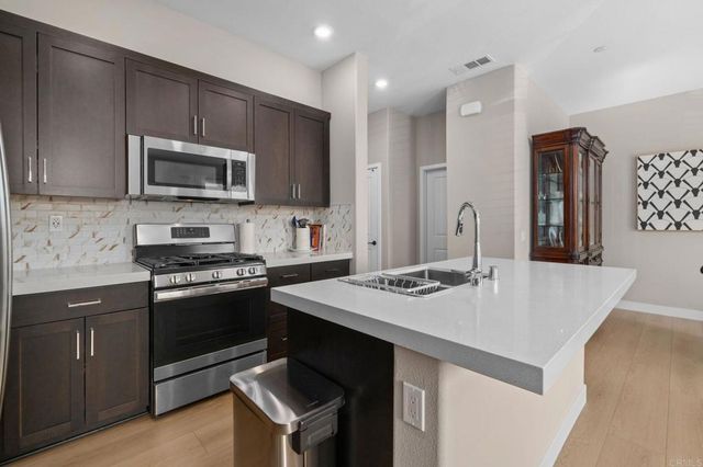 1220 Sunrise View 101, San Marcos, CA 92078