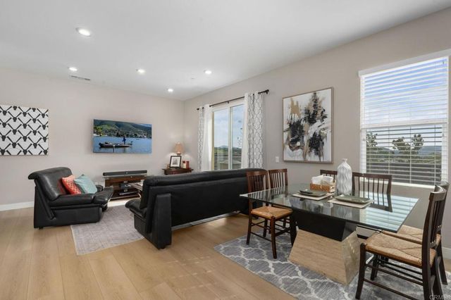 1220 Sunrise View 101, San Marcos, CA 92078