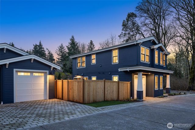 10606 NE 54th Lane, Kirkland, WA 98033