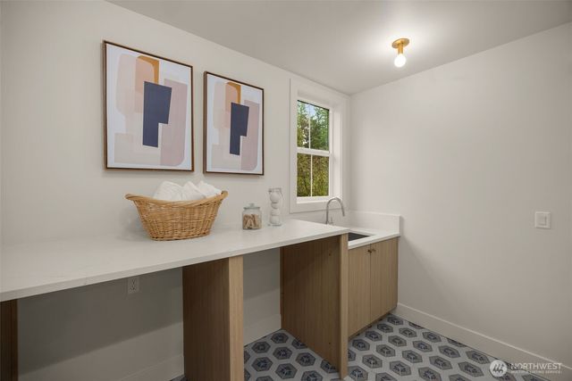 10606 NE 54th Lane, Kirkland, WA 98033