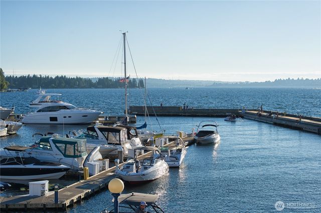 10606 NE 54th Lane, Kirkland, WA 98033