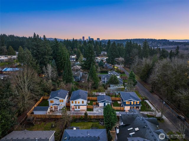 10606 NE 54th Lane, Kirkland, WA 98033
