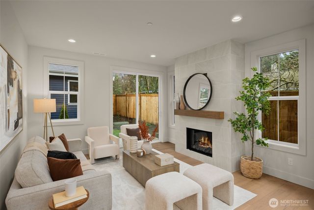 10606 NE 54th Lane, Kirkland, WA 98033