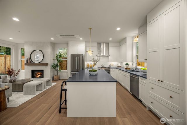 10606 NE 54th Lane, Kirkland, WA 98033