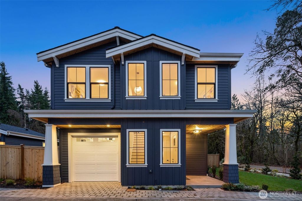 10606 NE 54th Lane, Kirkland, WA 98033