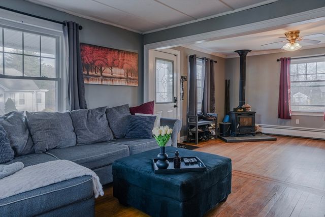 10 Sunnybank Ave, Rockland, MA 02370