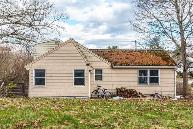 10 Sunnybank Ave, Rockland, MA 02370