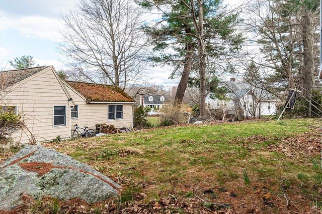 10 Sunnybank Ave, Rockland, MA 02370