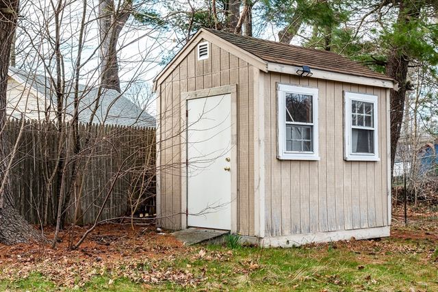 10 Sunnybank Ave, Rockland, MA 02370