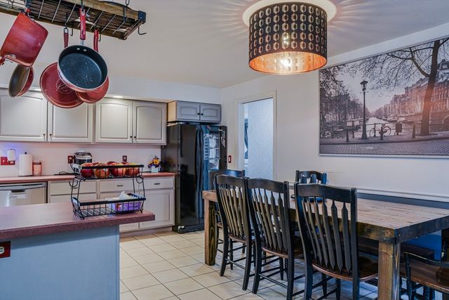 10 Sunnybank Ave, Rockland, MA 02370