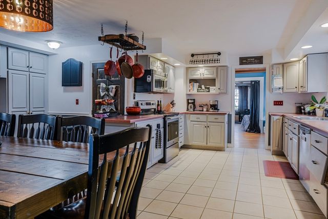 10 Sunnybank Ave, Rockland, MA 02370