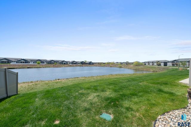 5520 S Seville Pl Place, Sioux Falls, SD 57108