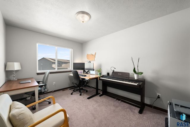 5520 S Seville Pl Place, Sioux Falls, SD 57108