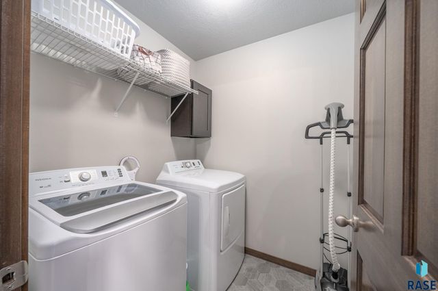 5520 S Seville Pl Place, Sioux Falls, SD 57108