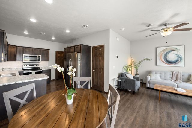 5520 S Seville Pl Place, Sioux Falls, SD 57108