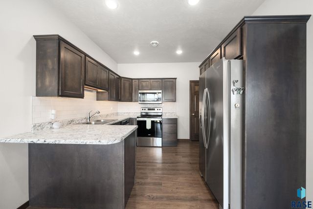 5520 S Seville Pl Place, Sioux Falls, SD 57108