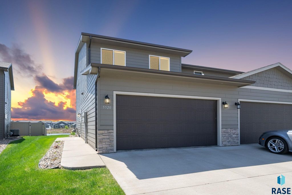 5520 S Seville Pl Place, Sioux Falls, SD 57108