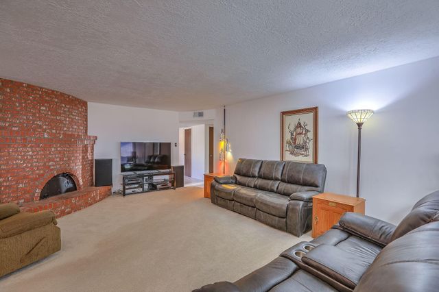 14307 Camino Del Rey NE, Albuquerque, NM 87123