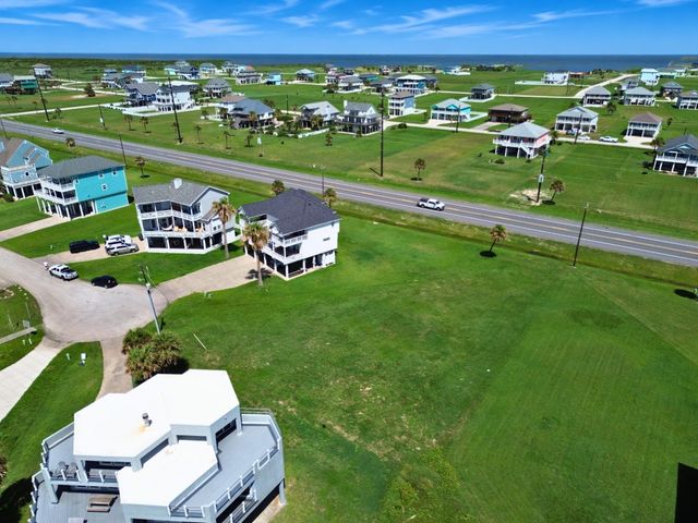 18610 W De Vaca Lane, Galveston, TX 77554