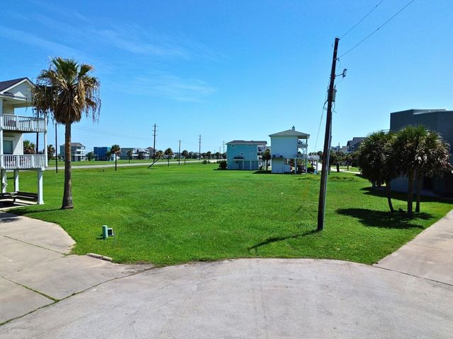 18610 W De Vaca Lane, Galveston, TX 77554