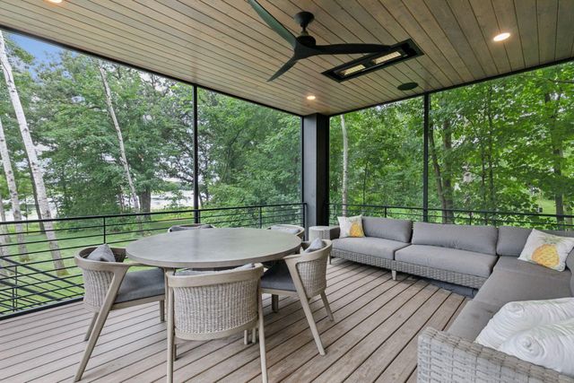 746 Peninsula Point Road, Shakopee, MN 55379
