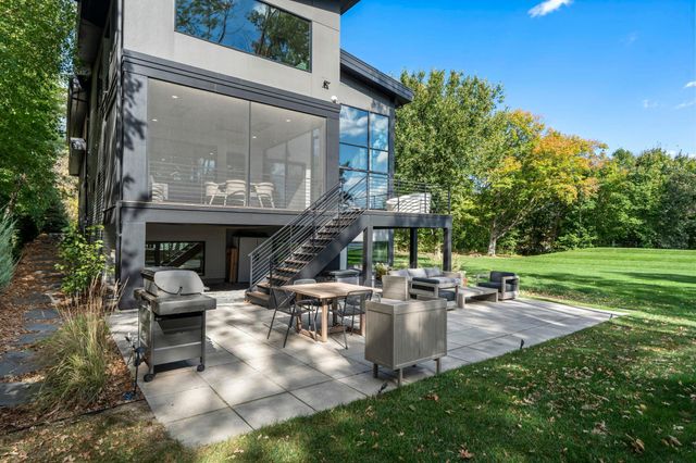 746 Peninsula Point Road, Shakopee, MN 55379