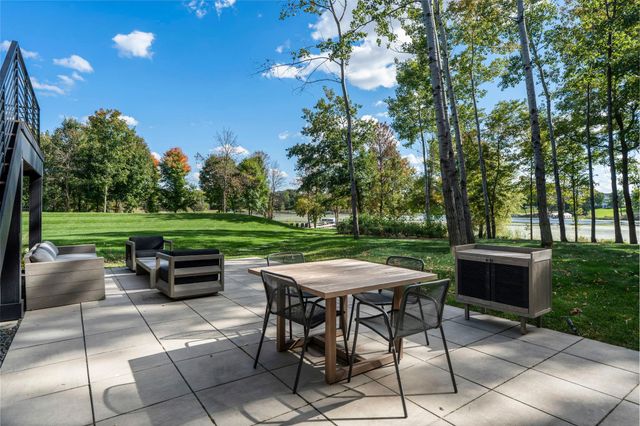 746 Peninsula Point Road, Shakopee, MN 55379