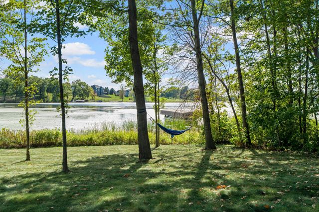 746 Peninsula Point Road, Shakopee, MN 55379