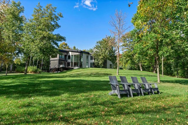746 Peninsula Point Road, Shakopee, MN 55379