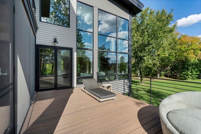746 Peninsula Point Road, Shakopee, MN 55379