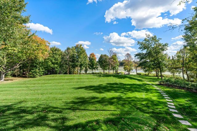 746 Peninsula Point Road, Shakopee, MN 55379
