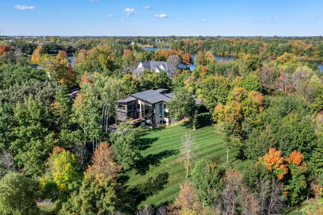 746 Peninsula Point Road, Shakopee, MN 55379