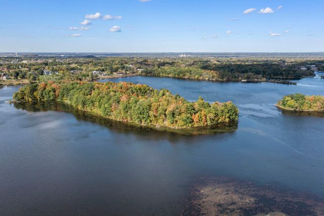 746 Peninsula Point Road, Shakopee, MN 55379