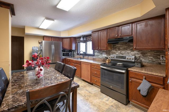 1129 Saint Marys Avenue, Fort Wayne, IN 46808