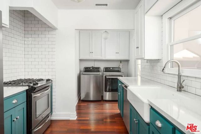 3402 Glenhurst Avenue, Los Angeles, CA 90039