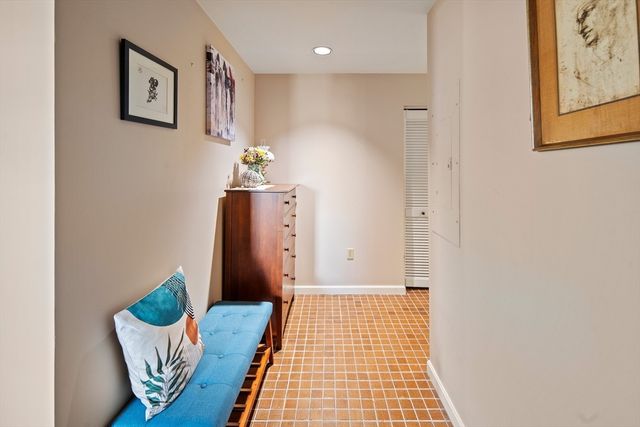 88 Park Ave 206, Arlington, MA 02476